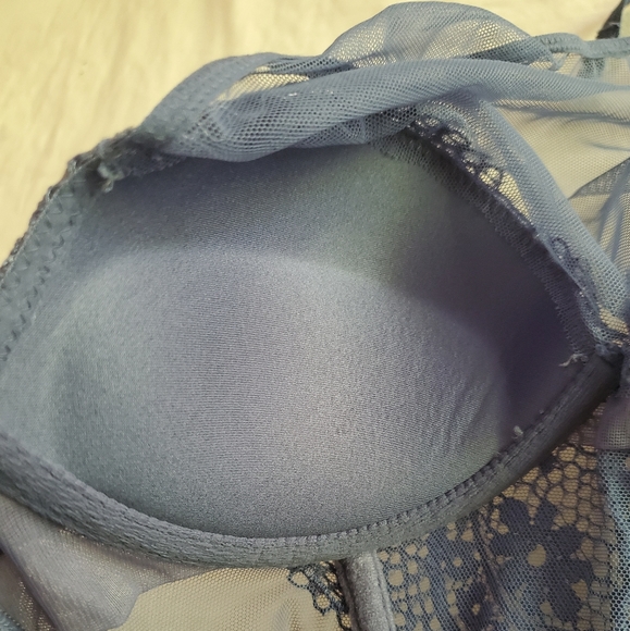 Victoria's secret garter slip - Picture 9 of 13